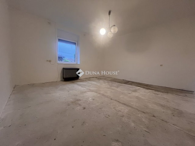 Eladó családi ház, Győrött 38.5 M Ft, 3 szobás