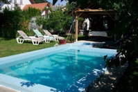 Eladó családi ház, Balatonföldváron 184.9 M Ft, 9 szobás