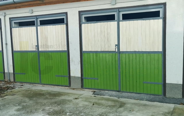 Eladó garázs, Szegeden, Faragó utcában 8 M Ft
