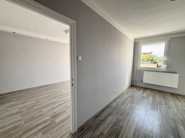 Eladó téglalakás, Pápán 38.99 M Ft, 2 szobás
