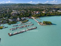 Eladó téglalakás, Balatonfüreden 213.675 M Ft, 3 szobás