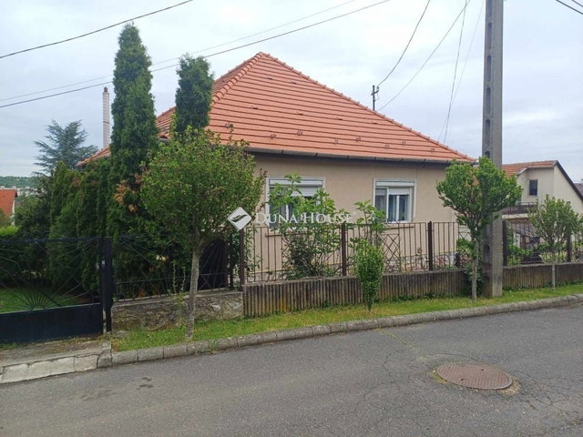 Eladó családi ház, Miskolcon 55 M Ft, 5 szobás