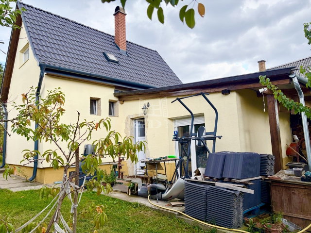 Eladó családi ház, Veresegyházon 54.99 M Ft, 3 szobás