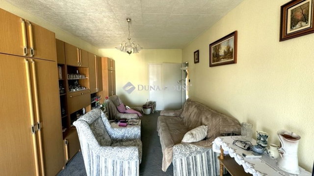 Eladó panellakás, Pécsett 43.5 M Ft, 2 szobás