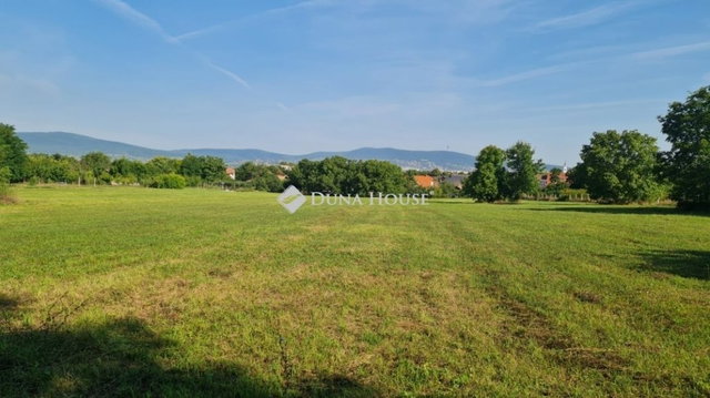 Eladó telek, Pécsett 50 M Ft / költözzbe.hu