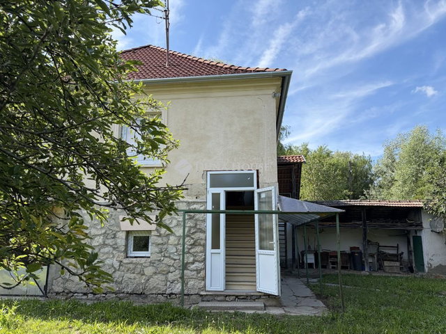 Eladó családi ház, Csatkán 49.5 M Ft, 3 szobás