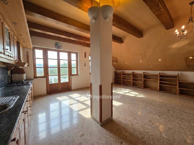 Eladó családi ház, Ürömön 154.9 M Ft, 7 szobás