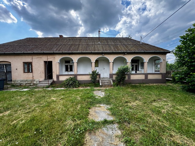 Eladó családi ház, Ongán 16.5 M Ft, 2 szobás