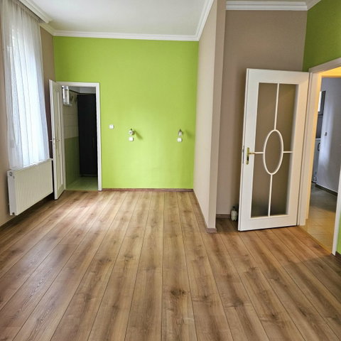 Kiadó téglalakás, albérlet, XIV. kerületben, Varsó utcában