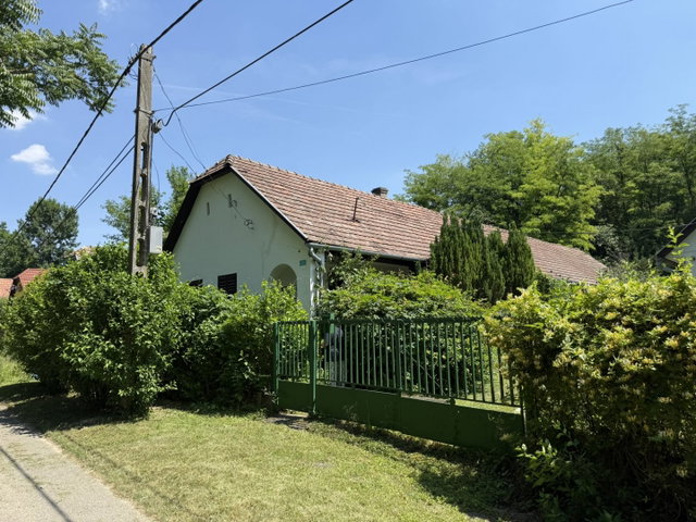 Eladó családi ház, Kisszékelyen 30 M Ft, 3 szobás