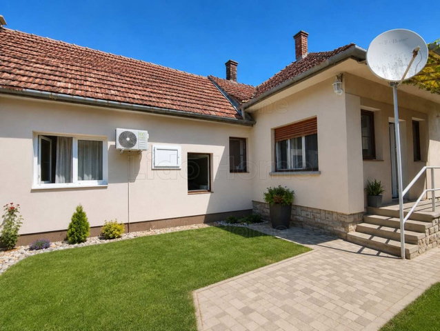 Eladó családi ház, Balatonszárszón 75 M Ft, 4 szobás