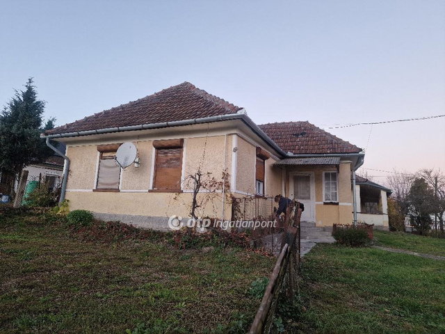 Eladó családi ház, Bózsván 35 M Ft, 4 szobás