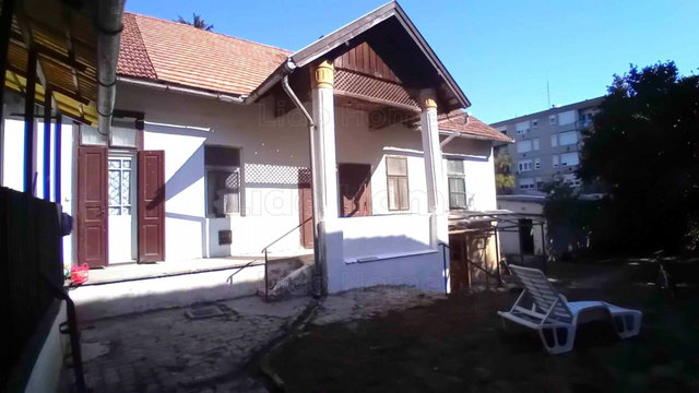 Eladó családi ház, Kaposváron 64.9 M Ft, 6 szobás
