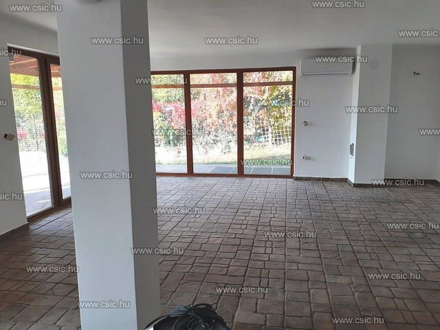 Eladó családi ház, Szentendrén 164.9 M Ft, 6 szobás
