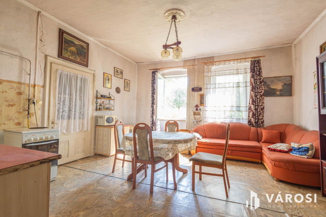 Eladó családi ház, Kiszomboron 19.99 M Ft, 3 szobás