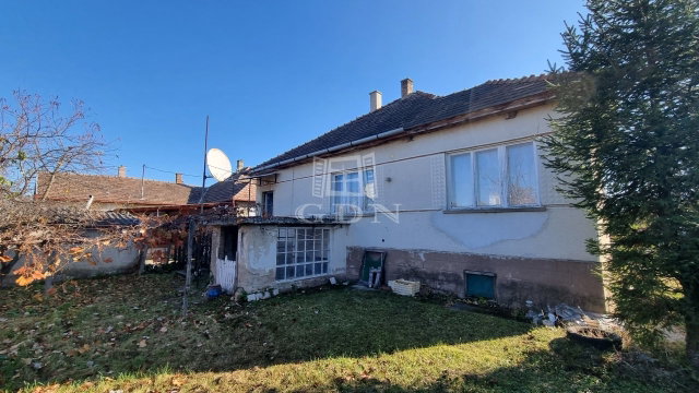 Eladó családi ház, Kemencén 32 M Ft, 3 szobás