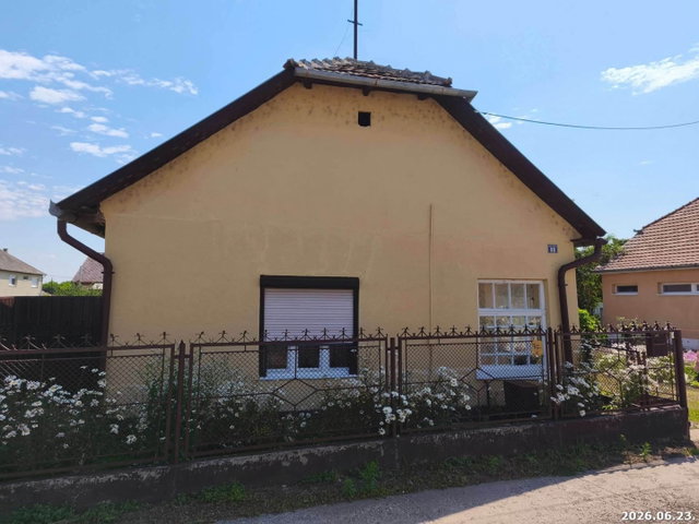 Eladó családi ház, Nagyhalászban, Arany János utcában 7.4 M Ft
