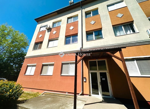 Eladó ipari ingatlan, Budapesten, XVI. kerületben 5.7 M Ft