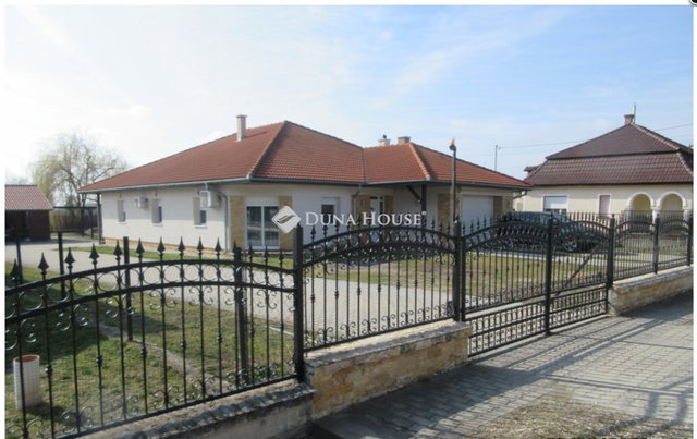 Eladó családi ház, Délegyházán 165 M Ft, 4 szobás