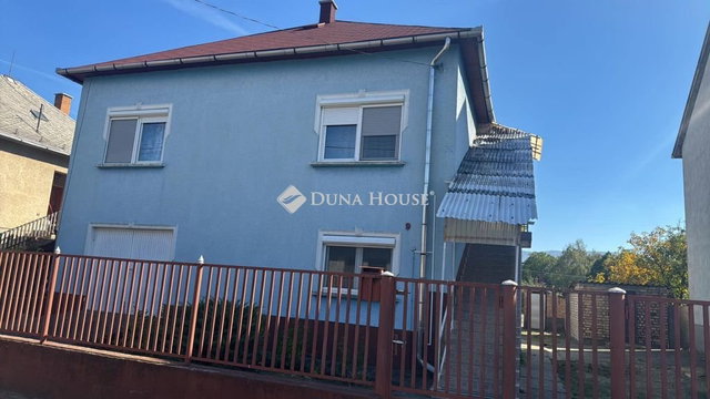 Eladó családi ház, Kesztölcön, Akácos utcában 89.9 M Ft