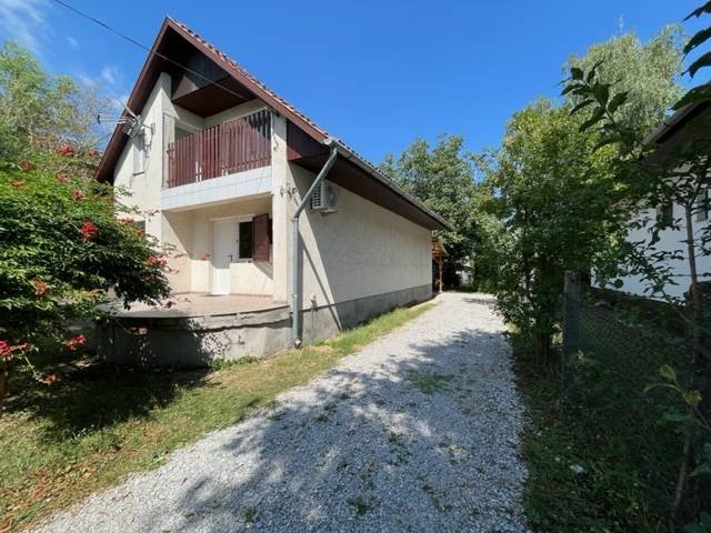 Eladó nyaraló, Szihalmon 35 M Ft, 5 szobás / költözzbe.hu