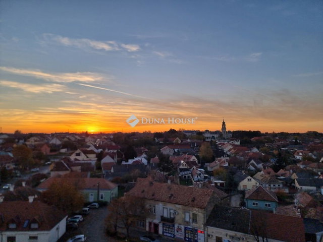 Eladó téglalakás, Keszthelyen, Rákóczi téren 45 M Ft, 2 szobás