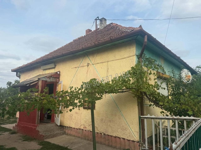 Eladó családi ház, Szerepen 6.5 M Ft, 2 szobás