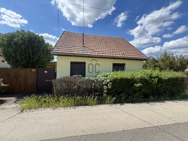 Eladó családi ház, Szolnokon 20.99 M Ft, 2 szobás