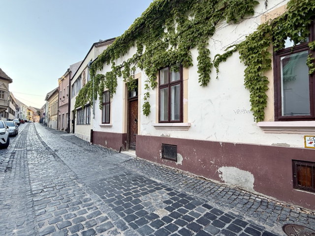 Eladó családi ház, Székesfehérvárott 92.9 M Ft, 2 szobás