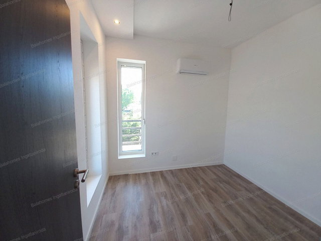 Eladó téglalakás, Siófokon 102 M Ft, 4 szobás