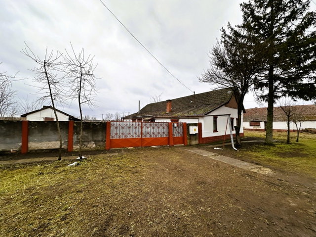Eladó családi ház, Magyardombegyházon 6 M Ft, 2 szobás