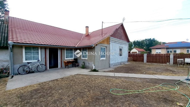 Eladó családi ház, Helvécián 43.5 M Ft, 3 szobás