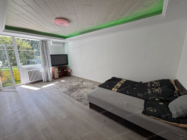 Eladó téglalakás, Tatabányán 38.5 M Ft, 2 szobás