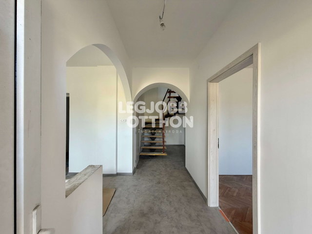 Eladó ikerház, Cegléden 85 M Ft, 5 szobás / költözzbe.hu