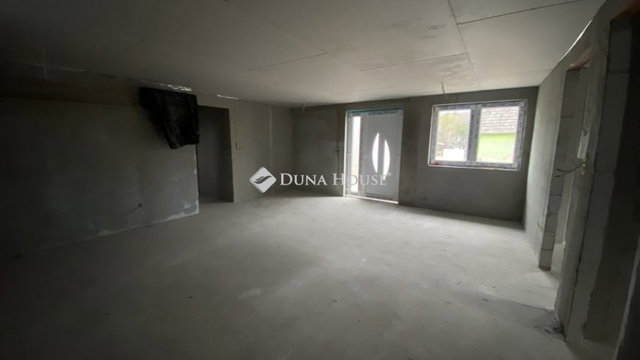 Eladó ikerház, Tápióbicskén 49.5 M Ft, 4 szobás