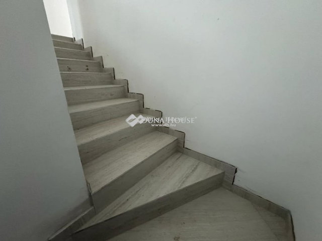 Eladó téglalakás, Ráckevén 63.5 M Ft, 3 szobás