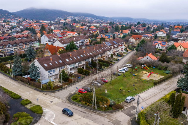 Eladó sorház, Balatonfüreden 139 M Ft, 5 szobás