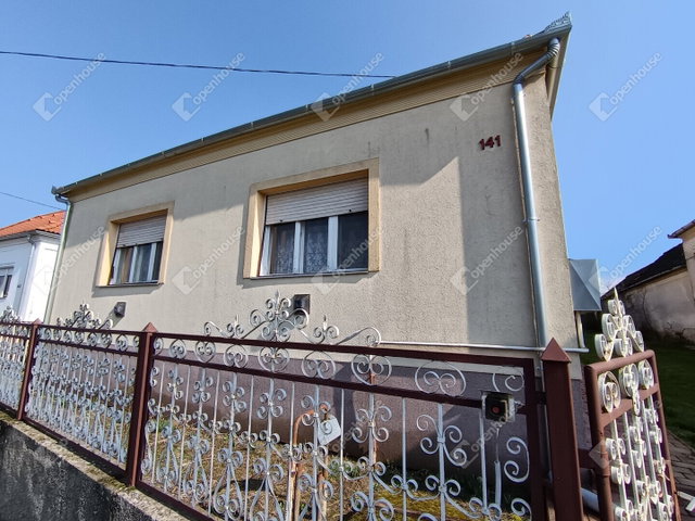 Eladó családi ház, Berzencén 25.9 M Ft, 4 szobás