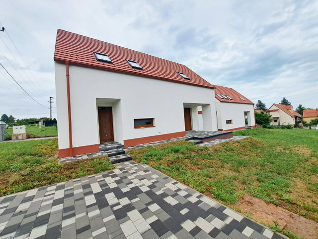 Eladó ikerház, Felsőörsön 130 M Ft, 4+1 szobás