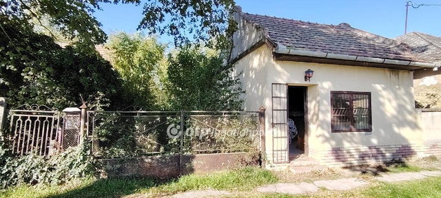 Eladó telek, Gádoroson 2.5 M Ft / költözzbe.hu