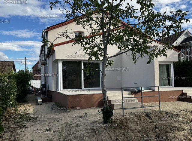 Eladó családi ház, Dunakeszin 199.9 M Ft, 5 szobás