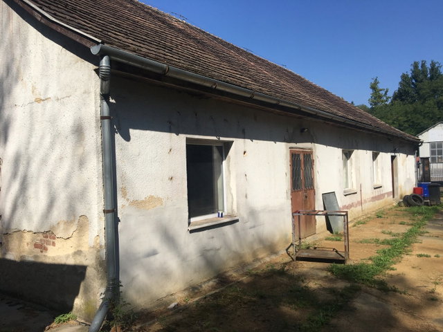 Eladó ipari ingatlan, Komlón, Építők útján 38 M Ft