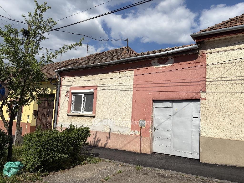 3 bed · 102m² · 33.900.000 ft