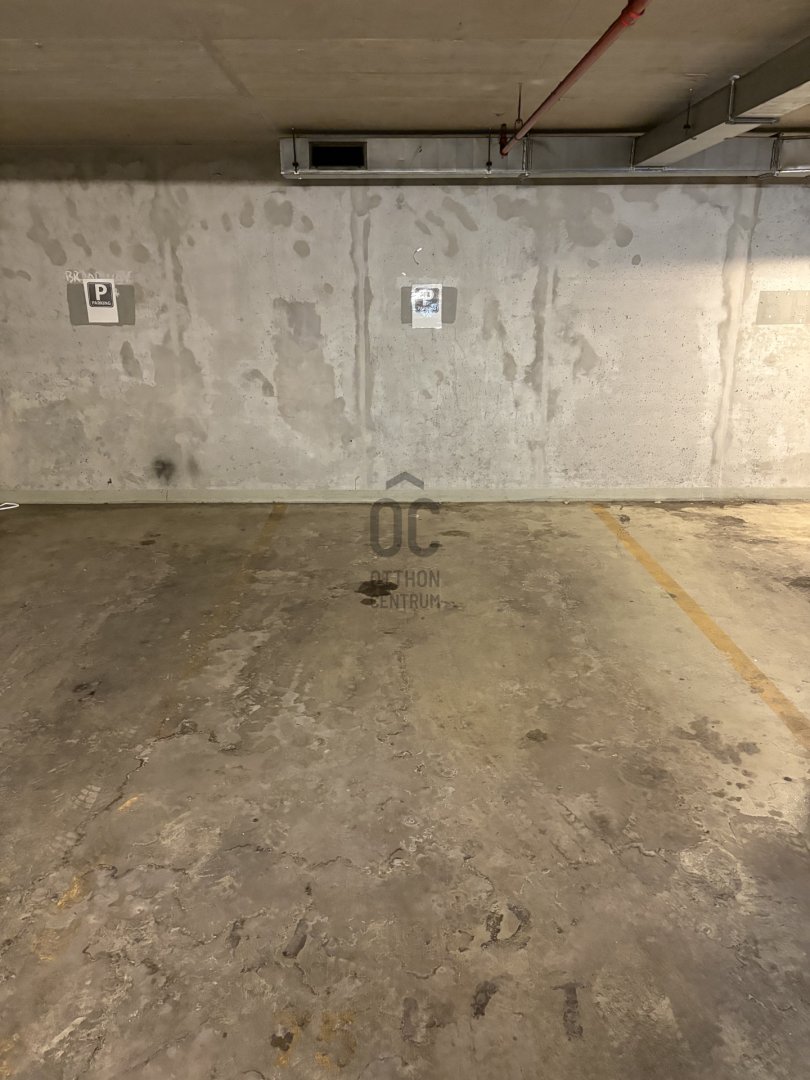 12m² · 61.347 ft