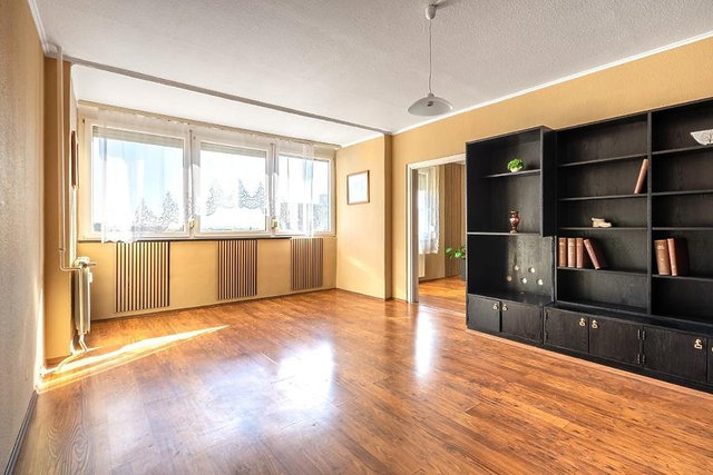 Eladó panellakás, XXI. kerületben, Kossuth Lajos utcában