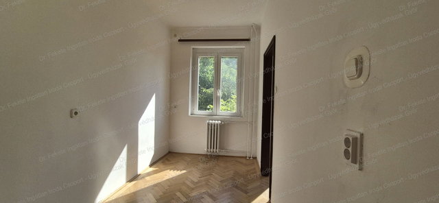 Eladó téglalakás, Győrött 41.9 M Ft, 2 szobás