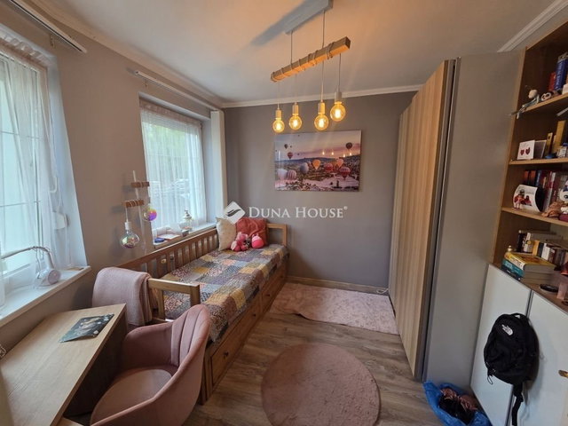 Eladó családi ház, Veszprémben 164.99 M Ft, 6 szobás