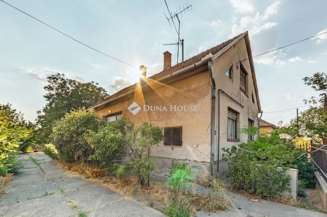Eladó családi ház, Izsákon 27.9 M Ft, 5 szobás