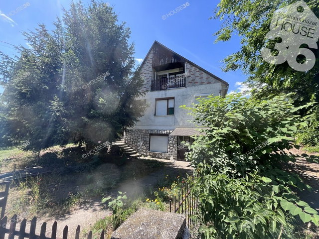 Eladó családi ház, Szedresen 33.45 M Ft, 3+2 szobás