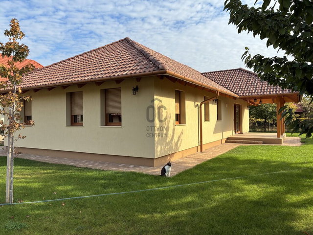 Eladó családi ház, Balatonszemesen 175 M Ft, 4 szobás